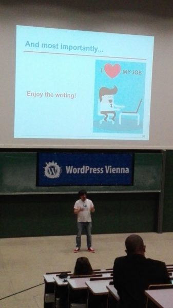 WordCamp Vienna: Dario speaking about How to write better – tips for everyone!